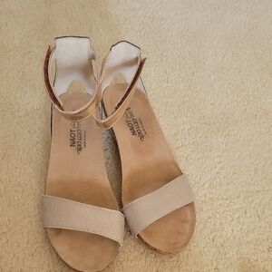 Naot Cream Sandals Minimalist Design Flat